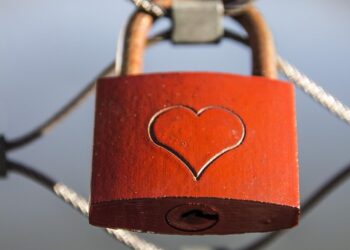 Healing Hearts: Inspirational Quotes to Mend and Restore